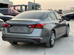 نيسان ألتيما